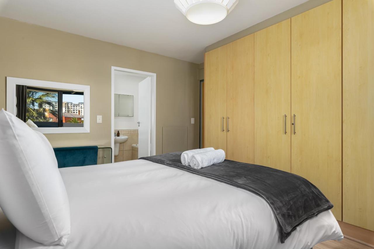 Knightsbridge 108 *